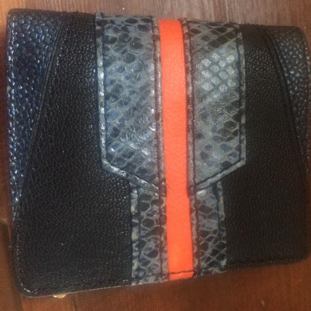 COPY - Juicy Couture wallet
